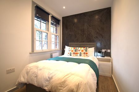 Room in a Shared House, Henchman Street, W12 - Photo 4