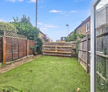 3 bedroom semi-detached house to rent - Photo 6