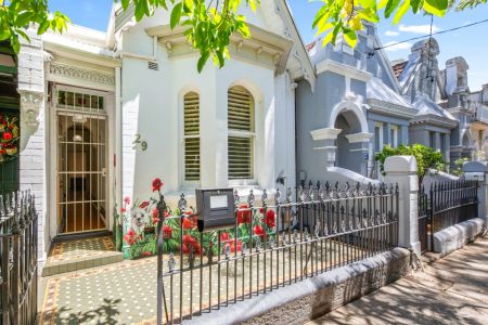 A Truly Enchanting Two-Bedroom Terrace in the Heart of Bondi Junction - Photo 5