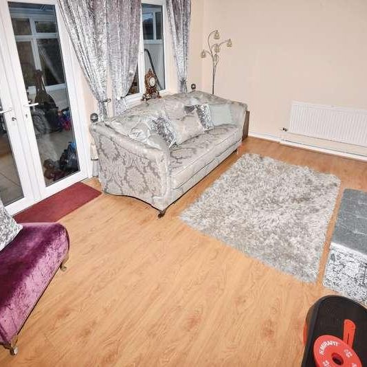 Bridle Close, Sleaford, NG34 - Photo 1