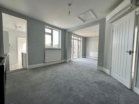 2 bedroom semi-detached house to rent - Photo 2