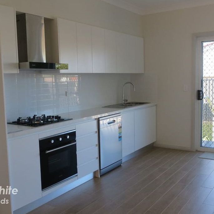 Contemporary Living - Photo 1