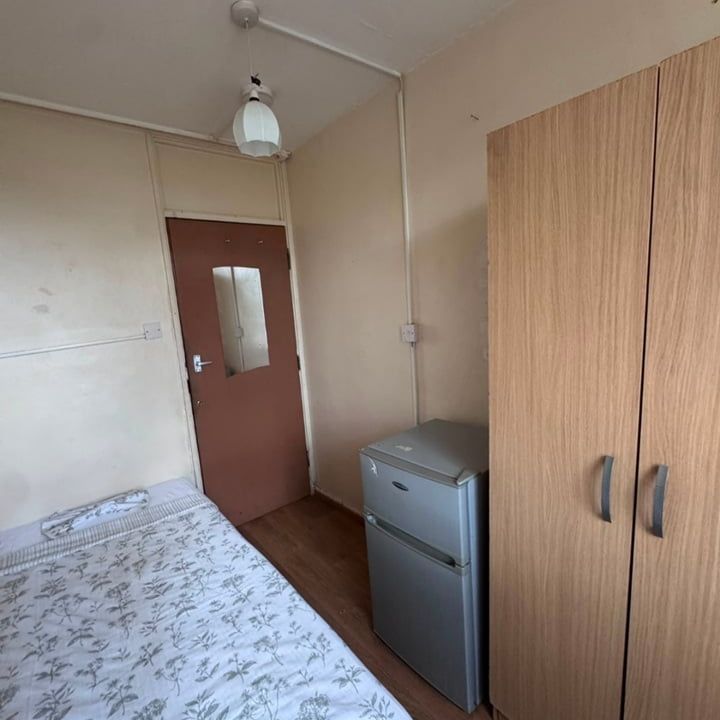 Room in a Shared House, Hampson Way, SW8 - Photo 1