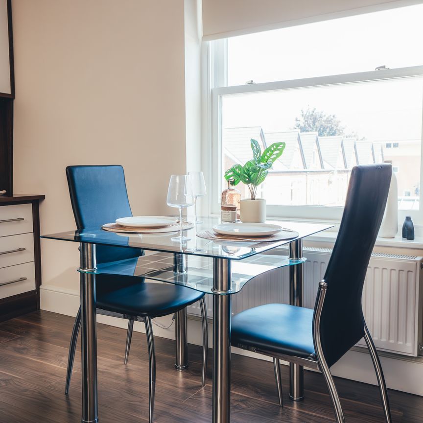 Apt 3, 8 Blenheim Terrace - Photo 1