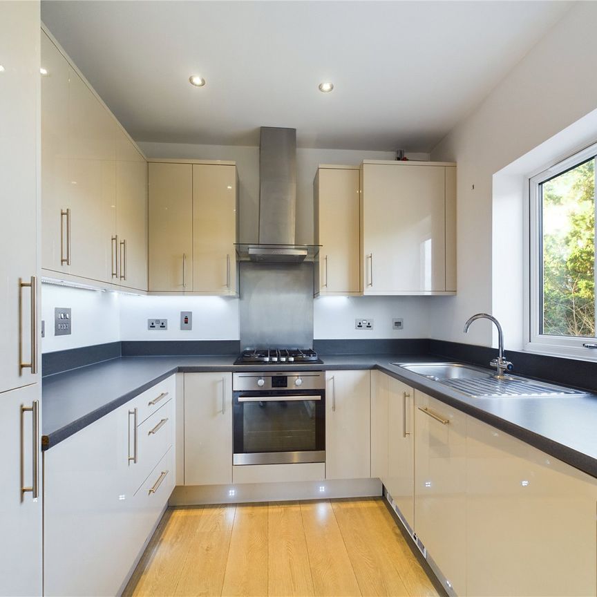 Regatta Place, Maidenhead Regatta Place, Maidenhead - Photo 1