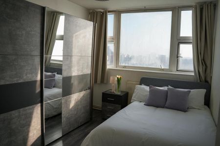 4 bedroom flat to rent - Photo 4