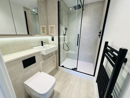 2 Bed Flat, Peakes Heights, SE10 - Photo 4