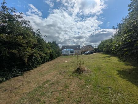3 bedroom detached house to rent - Photo 2