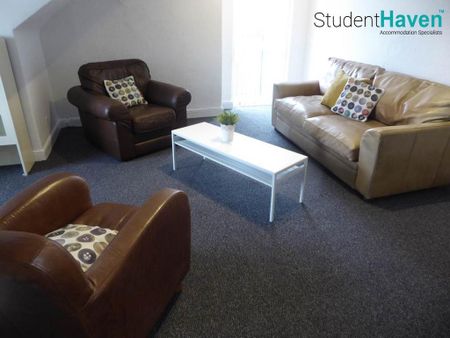 3 bedroom flat to rent - Photo 5
