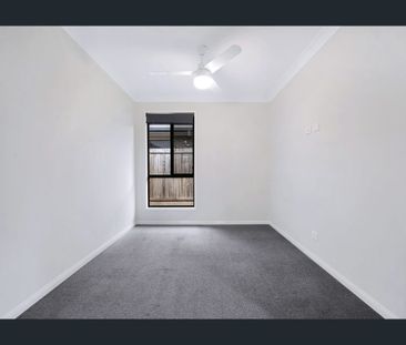 Modern 3 bedroom home with multiple living spaces in fantastic loca... - Photo 4