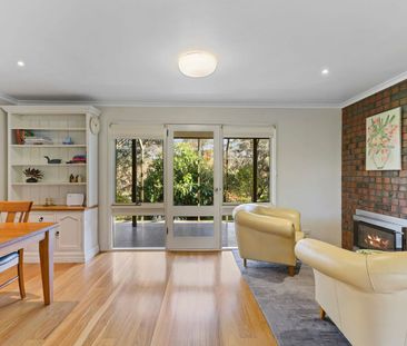 Spacious Family Living in Spring Gully - Photo 2