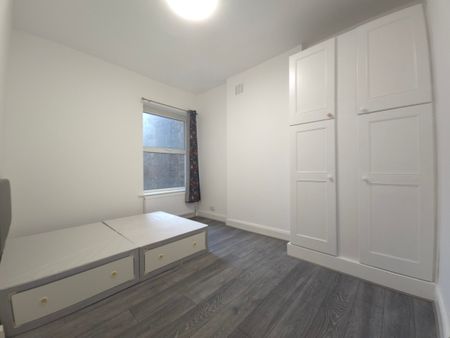 Tooting High Street, Tooting Broadway - Photo 2