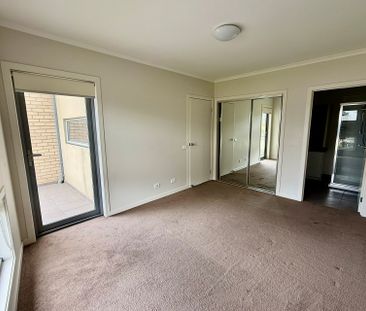 9 Hinterland Close, Lynbrook VIC - Photo 3
