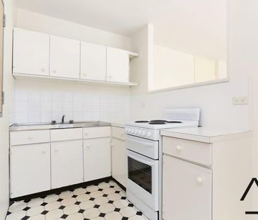 Conveniently Located One Bedroom Apartment - Photo 1