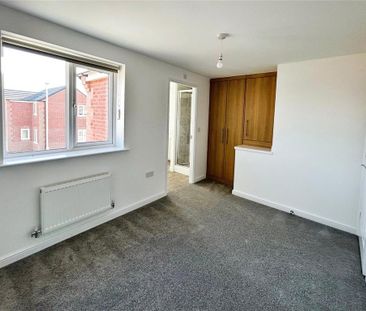 3 bedroom detached house to rent - Photo 3