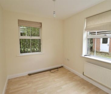 4 bedroom detached house to rent - Photo 4