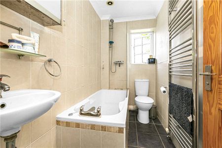 Middle Hill, Egham, Surrey, TW20 0JQ - Photo 5