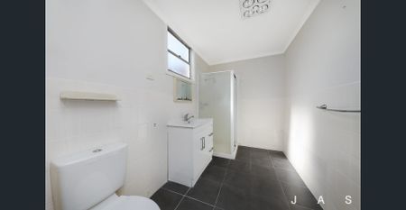 Relaxed Living in a Convenient Footscray Location - Photo 5