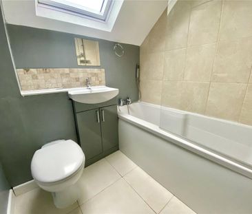 2 bedroom end of terrace house to rent - Photo 5