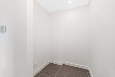 As new designer apartment for lease NOW! - Photo 3