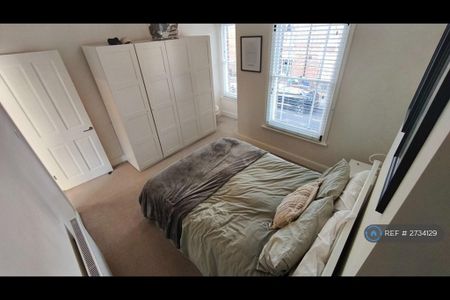 2 bedroom terraced house to rent - Photo 2