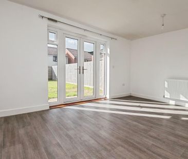 3 bedroom semi-detached house to rent - Photo 1