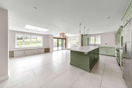 Horsham Road, Abinger Hammer, Dorking, RH5 - Photo 2