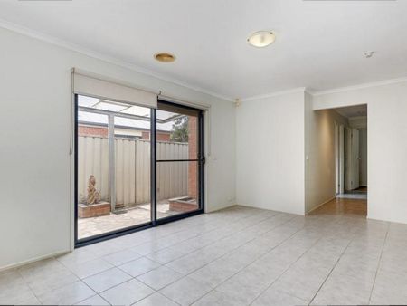 6 Sage Hills Place, CRAIGIEBURN - Photo 2