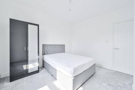 4 bedroom terraced house to rent - Photo 3