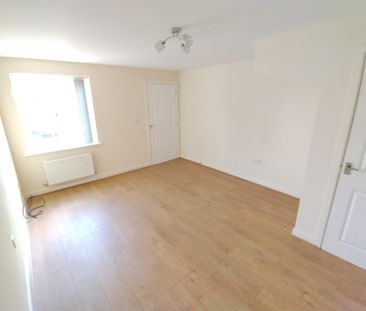 Tangmere Road, Ettingshall, Wolverhampton - Photo 1