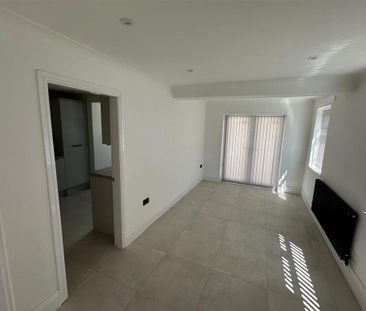 3 bedroom detached house to rent - Photo 3