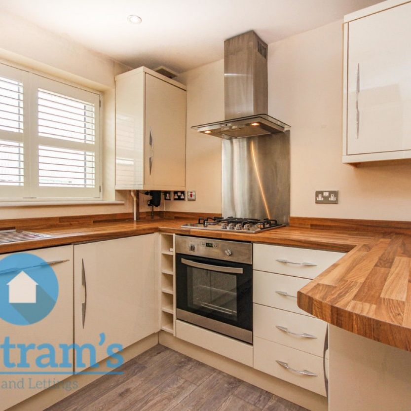 2 bed Ground Floor Flat for Rent - Photo 1