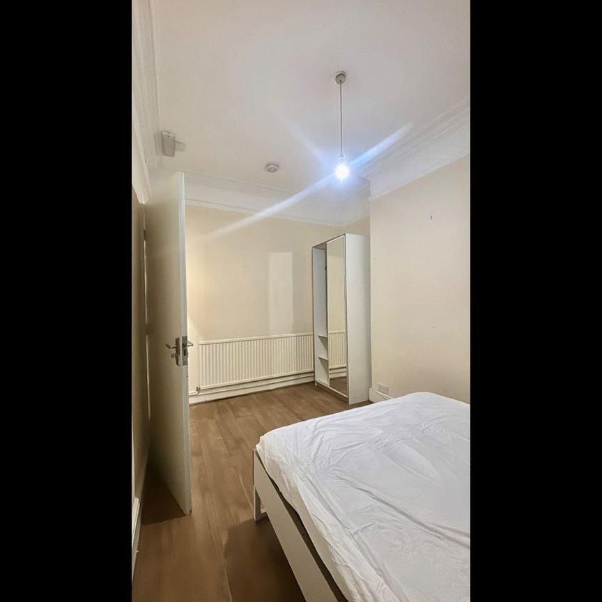 Room in a Shared House, Wilberforce Road, LE3 - Photo 1