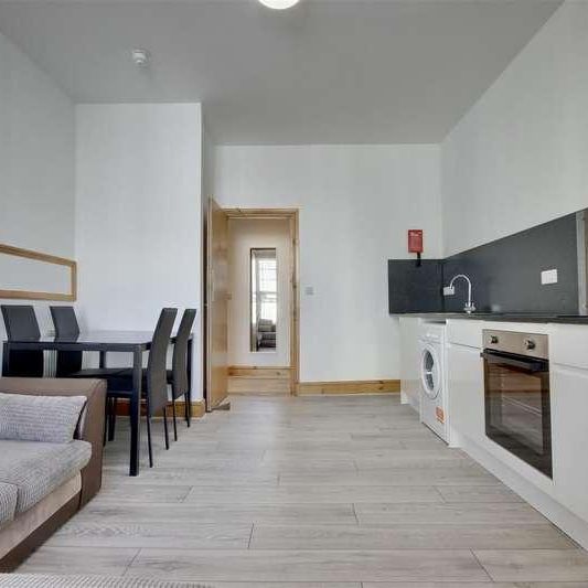 Sandringham Apartments, Osborne Road, Southsea, PO5 - Photo 1