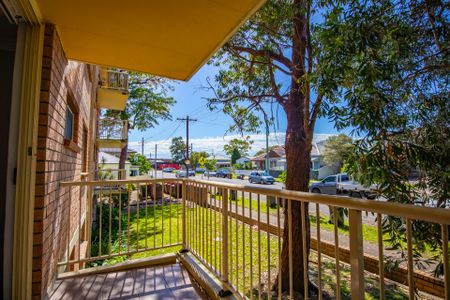 Light Filled Unit in Ideal Location - Photo 5