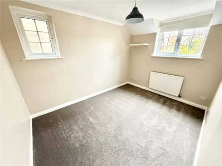 4 bedroom detached house to rent - Photo 3
