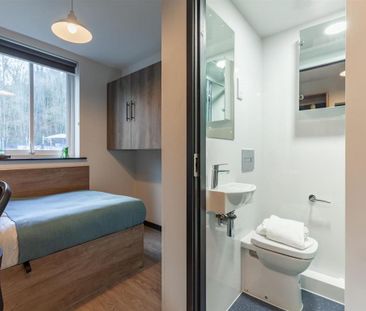 1 bedroom in a flat share to rent - Photo 5