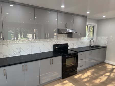 For Lease - 41 Maclaren Avenue, Barrie, Ontario - Photo 2