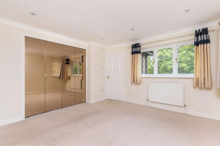 4 bedroom detached house to rent - Photo 3