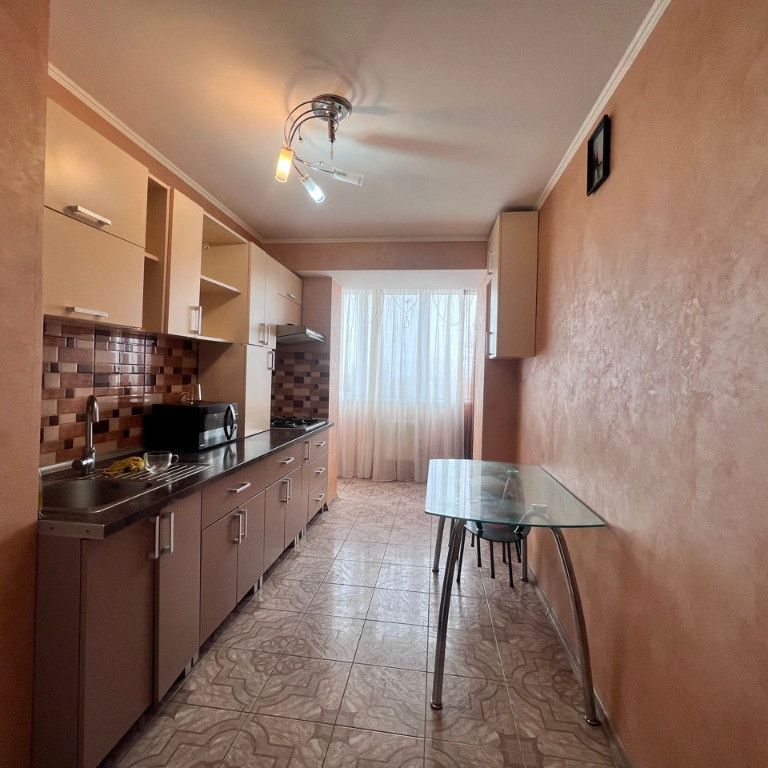 Inchiriez apartament cu 1 camera in zona Gruia - Fotografie 1