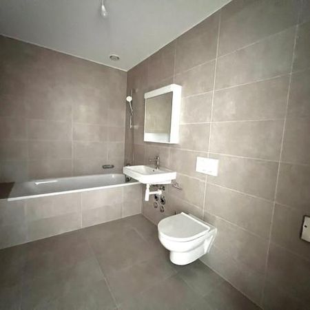 Magnifique appartement de 2,5 pièces situé au 2 étage, offrant un spacieux balcon ( D204 ) - Foto 3