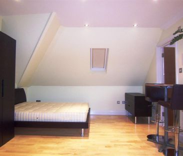 Studio to rent - Photo 2