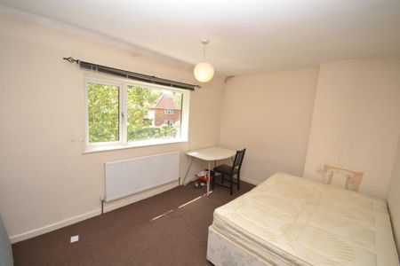 2 bed Mid Terraced House for Rent - Photo 5