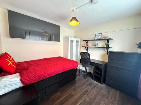 5 Bed Student Home - 31 Godden Road, UKC - Photo 2