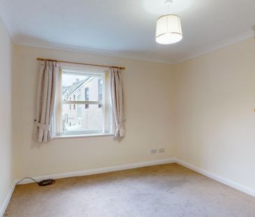 2 bedroom Flat To Let - Photo 6