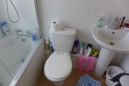 2 bedroom terraced house to rent - Photo 4