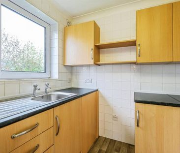 1 bedroom retirement property to rent - Photo 6