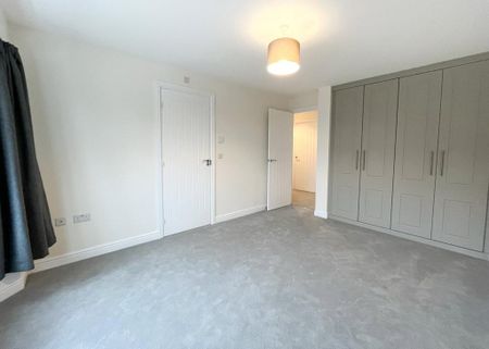 4 bedroom detached house to rent - Photo 4