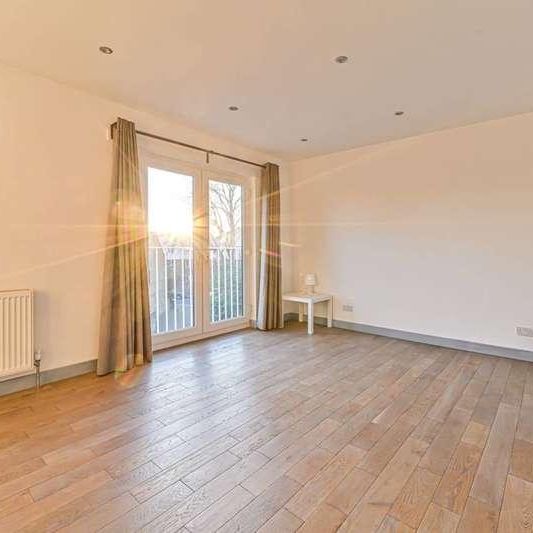 Frederick Crescent, Oval, SW9 - Photo 1