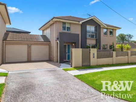 Spacious Modern Family Home in quiet street - Photo 5
